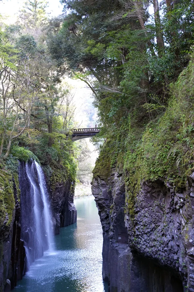 Cascade avec un pont